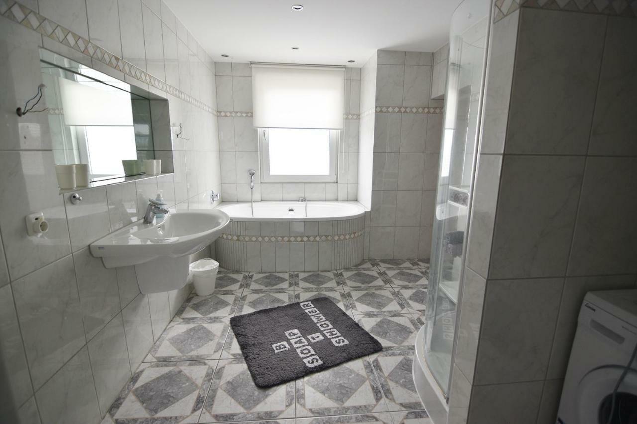 Dorya Am Ring Apartment Koln Bagian luar foto